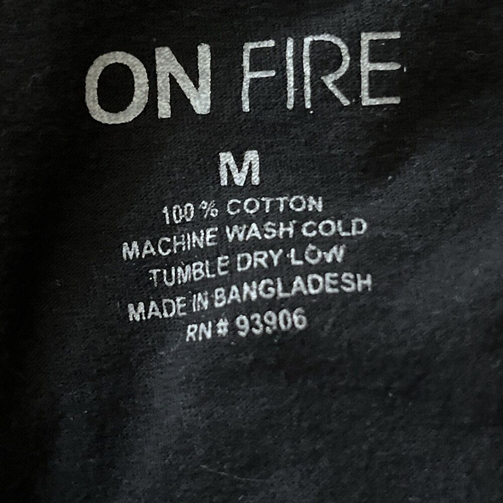 On Fire Women’s Graphic Crop Top Multicolor Size M Living My Best Life Casual - Picture 8 of 9
